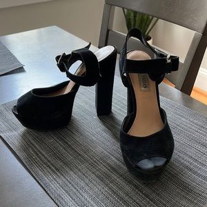 Steve Madden black suede heels